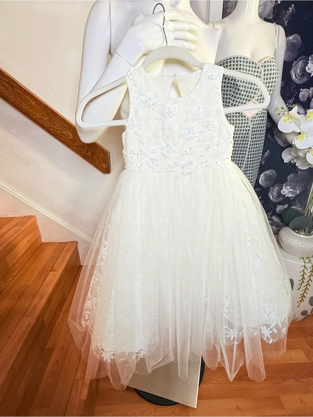 Princess Daliana ivory sleeveless